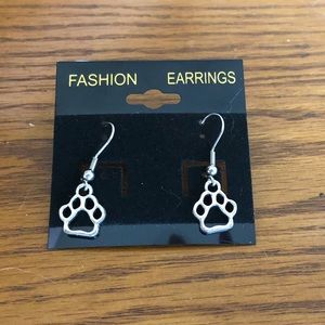 Dog paw dangle earrings BNWT